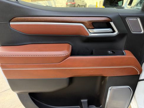 Used 2025 GMC Sierra 1500 Denali Ultimate image 30