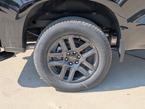 New 2026 Chevrolet Silverado 1500 Custom w/ LPO, Dark Essentials Package RWD image 3