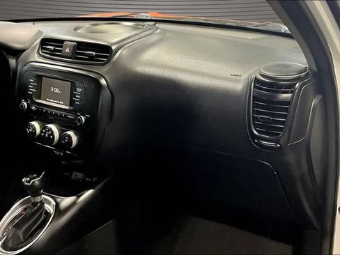 Used 2018 Kia Soul FWD image 23