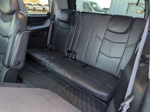 Used 2020 Cadillac Escalade Premium Luxury image 23