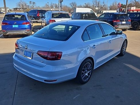 Used 2017 Volkswagen Jetta S image 5
