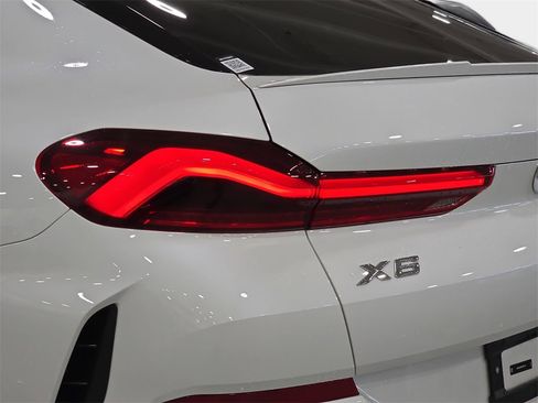 Used 2024 BMW X6 xDrive40i image 32