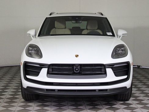Certified 2026 Porsche Macan image 10