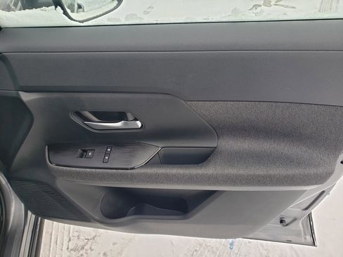 Certified 2025 Nissan Kicks SV image 25