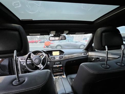 Used 2015 Mercedes-Benz E 350 4MATIC Sedan image 16