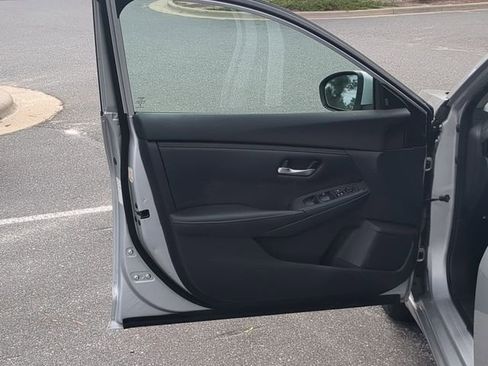 Used 2023 Nissan Sentra SV image 15