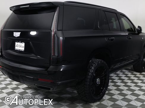 Used 2026 Cadillac Escalade Platinum Sport w/ LPO, ONYX Package AWD/4WD image 5
