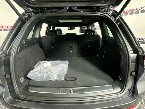 New 2024 Jeep Grand Cherokee Overland w/ Advanced Protech Group III AWD/4WD image 26