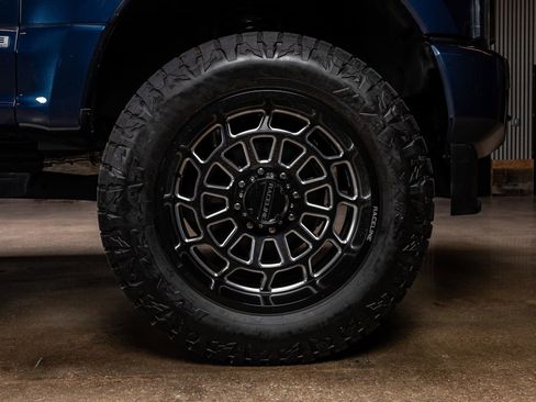 Used 2020 Ford F250 Lariat image 11