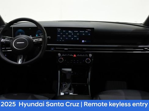 Certified 2025 Hyundai Santa Cruz SEL image 10