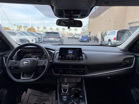 Used 2025 Nissan Rogue S image 20