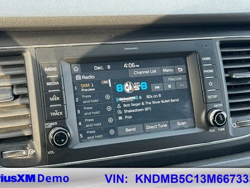 Used 2021 Kia Sedona EX image 29