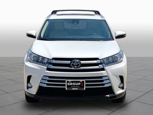 Used 2017 Toyota Highlander Limited FWD image 4