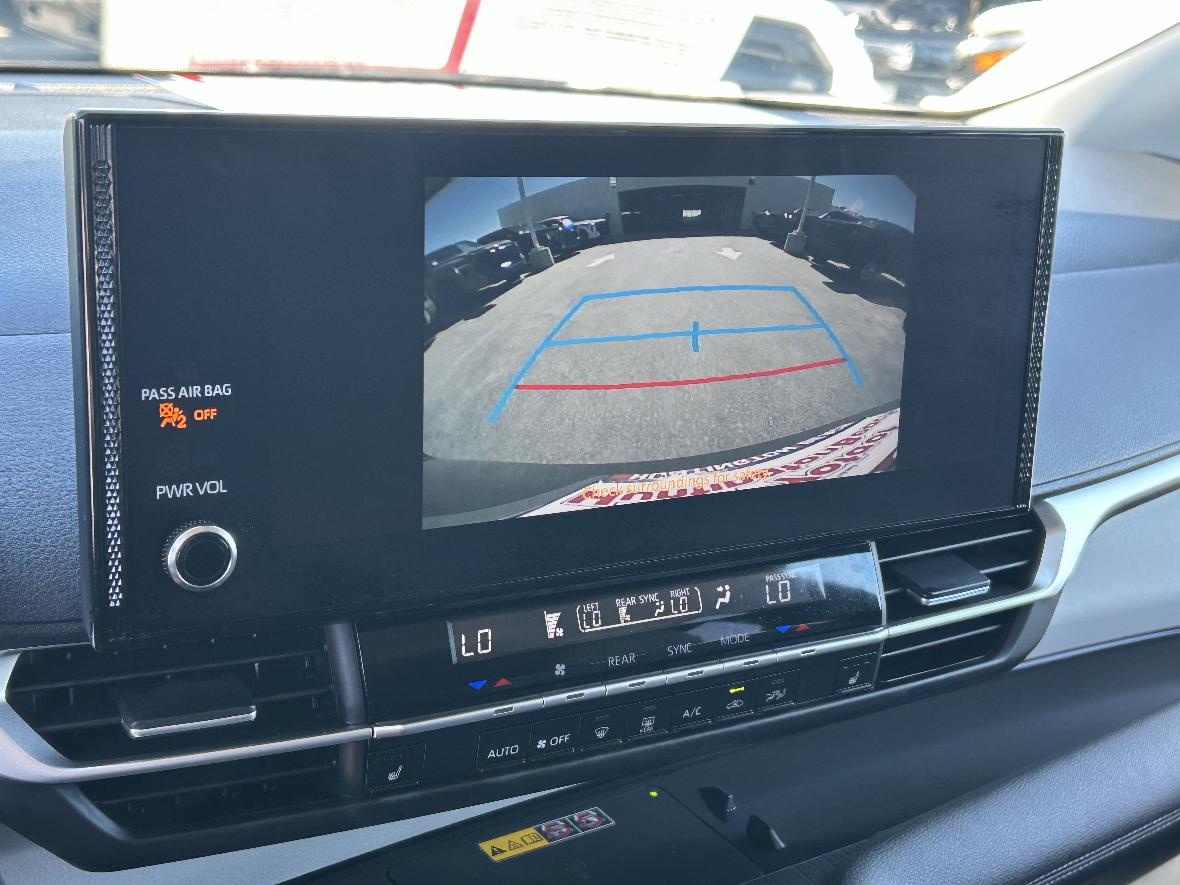 Certified 2025 Toyota Sienna XLE FWD image 21