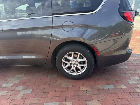 Used 2023 Chrysler Voyager LX FWD image 6