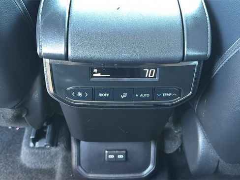 Certified 2024 Toyota Highlander XLE image 27