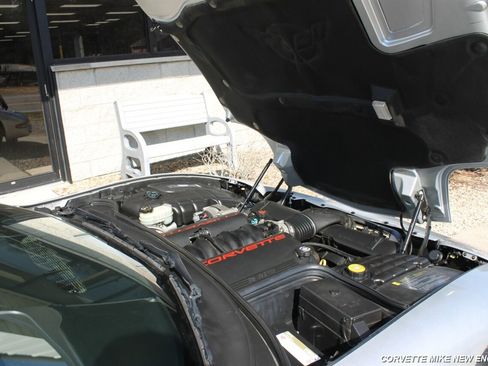 Used 2001 Chevrolet Corvette w/ Preferred Equipment Group2 image 39