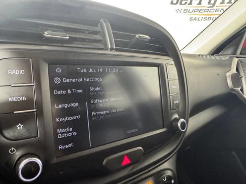 Used 2025 Kia Soul LX FWD image 17