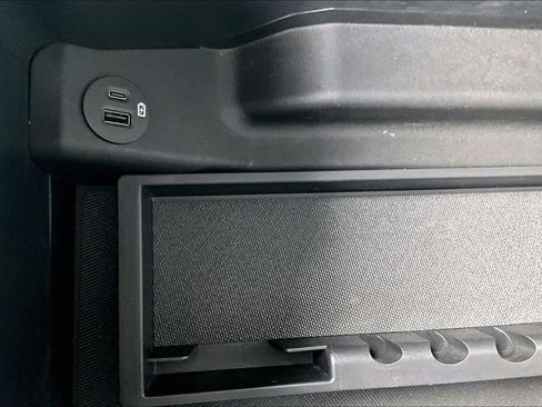 Used 2021 Ford F150 Lariat w/ Equipment Group 502A High image 32