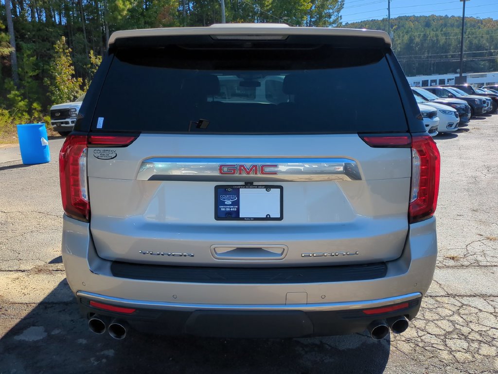 Used 2023 GMC Yukon Denali AWD/4WD image 6