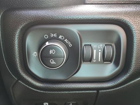 Used 2022 RAM 1500 Laramie AWD/4WD image 29