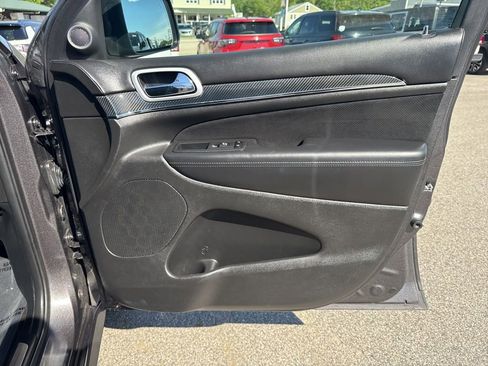 Used 2021 Jeep Grand Cherokee SRT AWD/4WD image 31