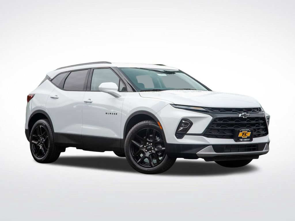 New 2026 Chevrolet Blazer LT w/ Convenience Package AWD/4WD image 3