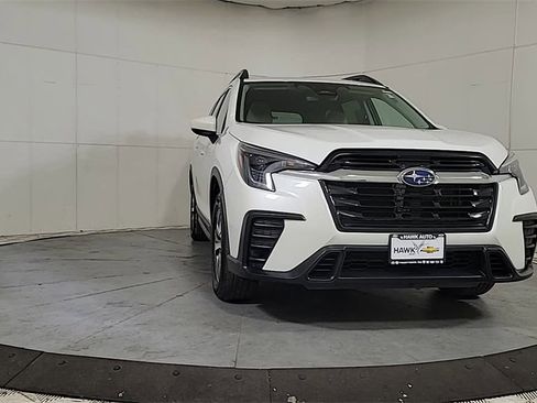 Used 2024 Subaru Ascent Premium w/ Convenience Package image 3