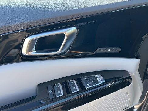 Used 2022 Kia Carnival SX Prestige image 25