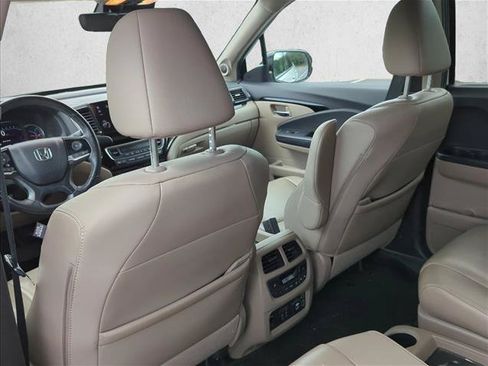 Used 2020 Honda Pilot Touring image 17