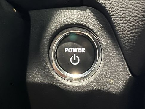 Used 2025 Toyota RAV4 XLE AWD/4WD image 25