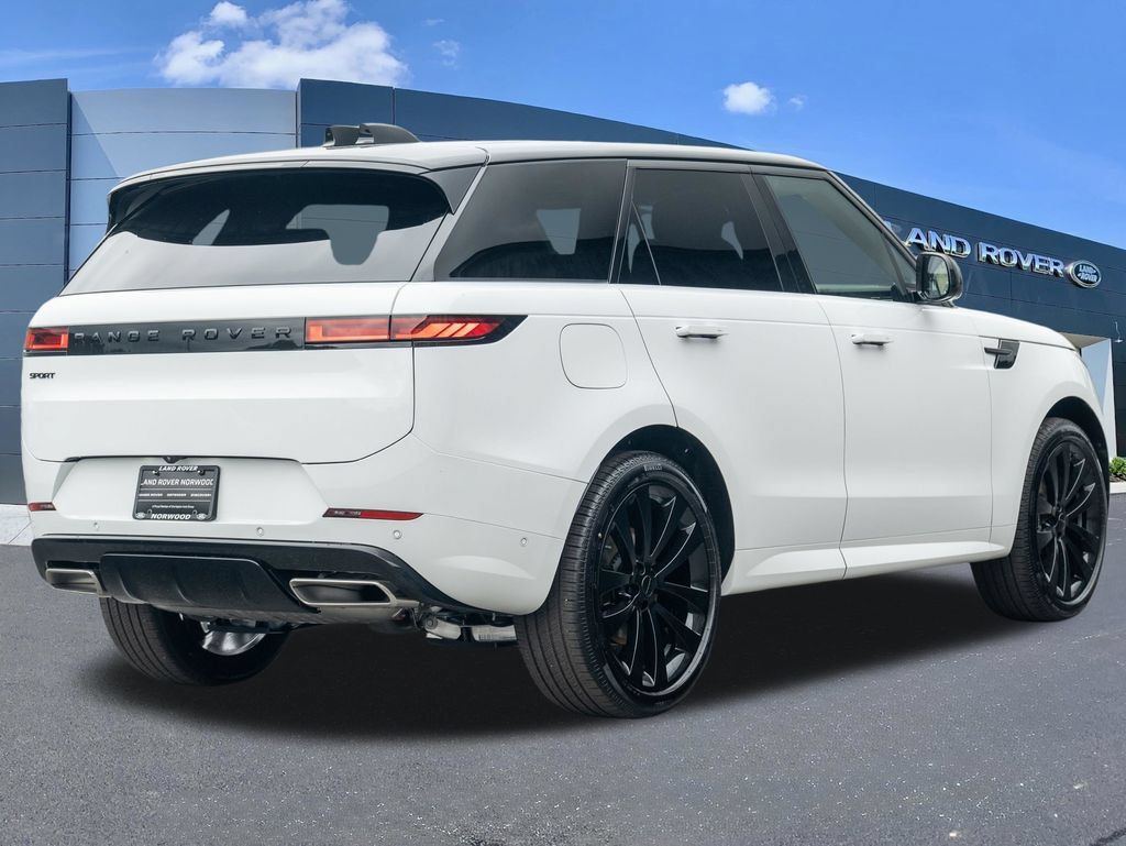New 2026 Land Rover Range Rover Sport Dynamic SE AWD/4WD image 4