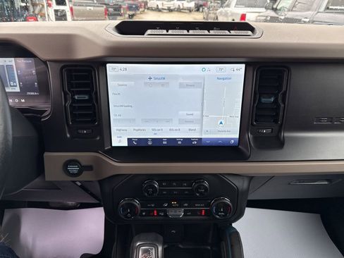Used 2022 Ford Bronco Wildtrak AWD/4WD image 7