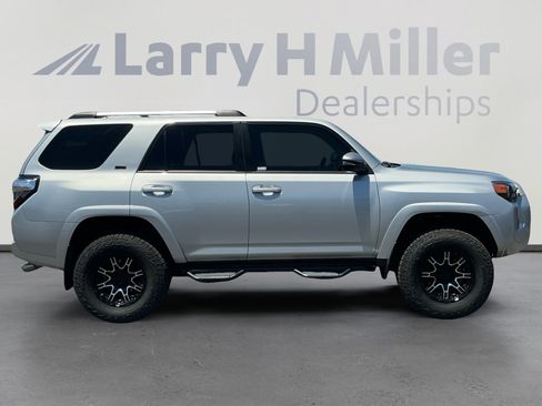 Used 2021 Toyota 4Runner SR5 Premium w/ Moonroof Package AWD/4WD image 6