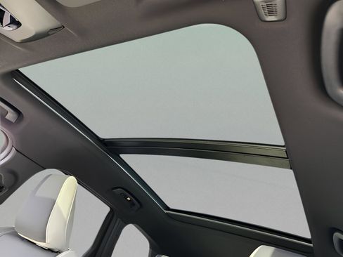 New 2026 BMW X1 xDrive28i w/ Technology Package image 19