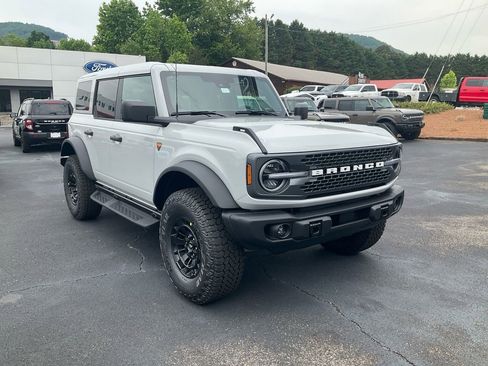 New 2026 Ford Bronco Badlands AWD/4WD image 3