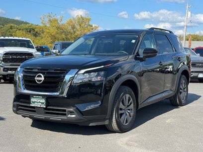 Used 2025 Nissan Pathfinder SV