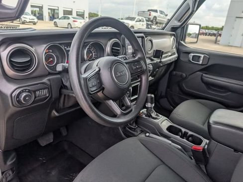 Used 2021 Jeep Wrangler Sport AWD/4WD image 9