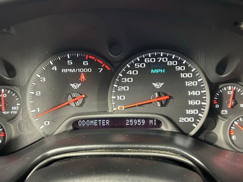 Used 2004 Chevrolet Corvette Convertible w/ Preferred Equipment Group RWD image 24