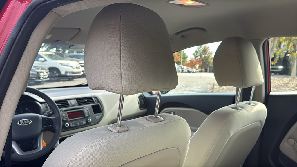 Used 2013 Kia Rio LX FWD image 30