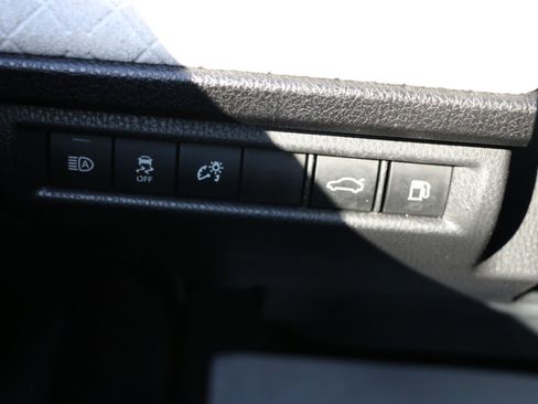 Used 2025 Toyota Camry XLE image 19