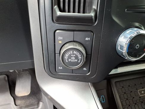 Used 2024 Ford F150 Lariat w/ Equipment Group 502A High AWD/4WD image 30