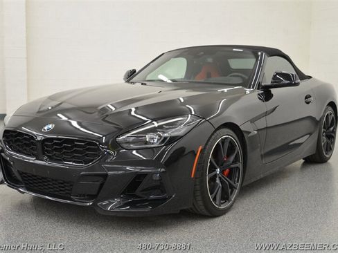 Used 2023 BMW Z4 M40i w/ Premium Package image 2
