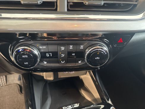 New 2026 Chevrolet Trax LT w/ Sunroof Package image 27