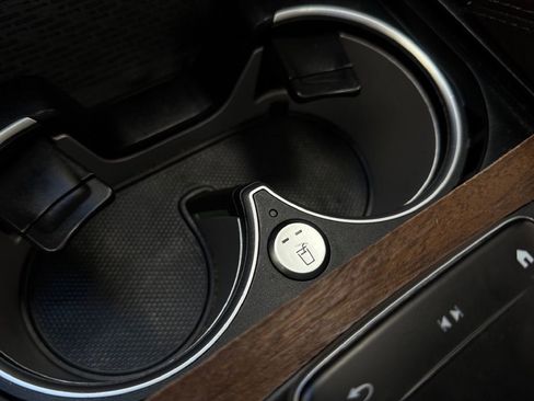 Used 2021 Mercedes-Benz GLS 450 4MATIC image 38