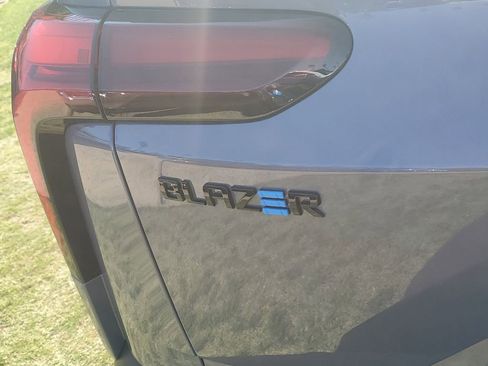 Used 2026 Chevrolet Blazer EV LT w/ Midnight/Sport Edition image 7