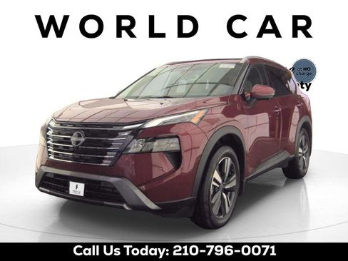 Used 2024 Nissan Rogue SL w/ SL Premium Package FWD image 4