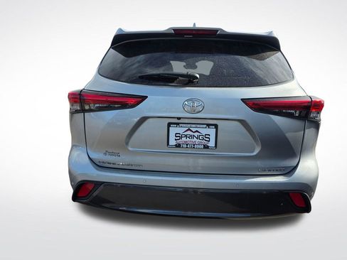 Used 2023 Toyota Highlander Limited image 6
