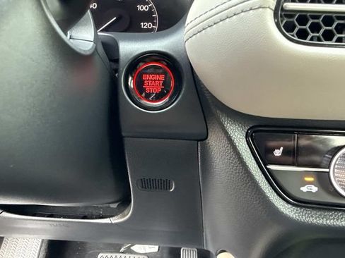 Certified 2024 Honda HR-V EX-L image 28