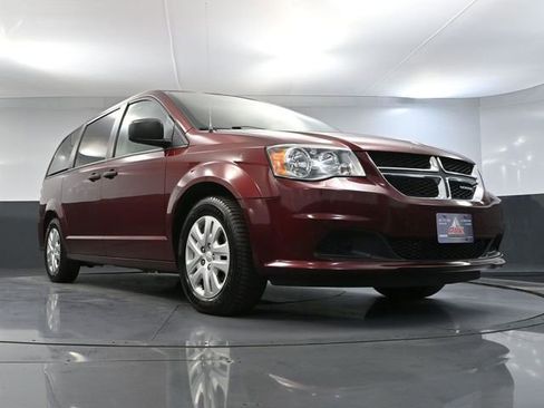 Used 2020 Dodge Grand Caravan SE w/ UConnect Hands-Free Group image 46
